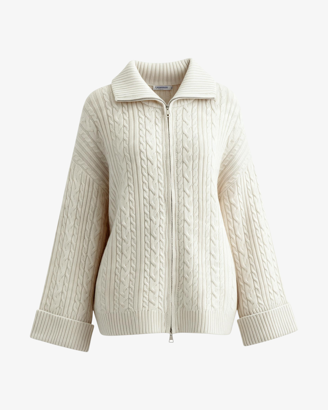 Gilet Agathe HELLES en maille torsadée crème avec col montant zippé et manches larges