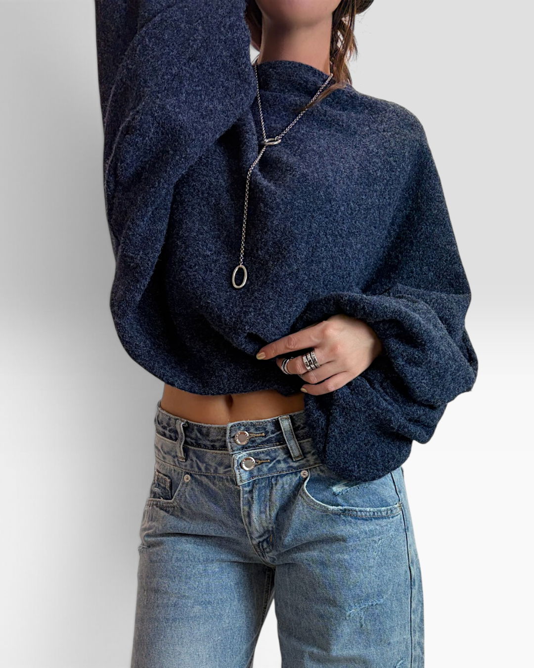 Pull HELLES Alon bleu marine en maille mélangée avec coupe ample, épaules tombantes et manches ballon généreuses
