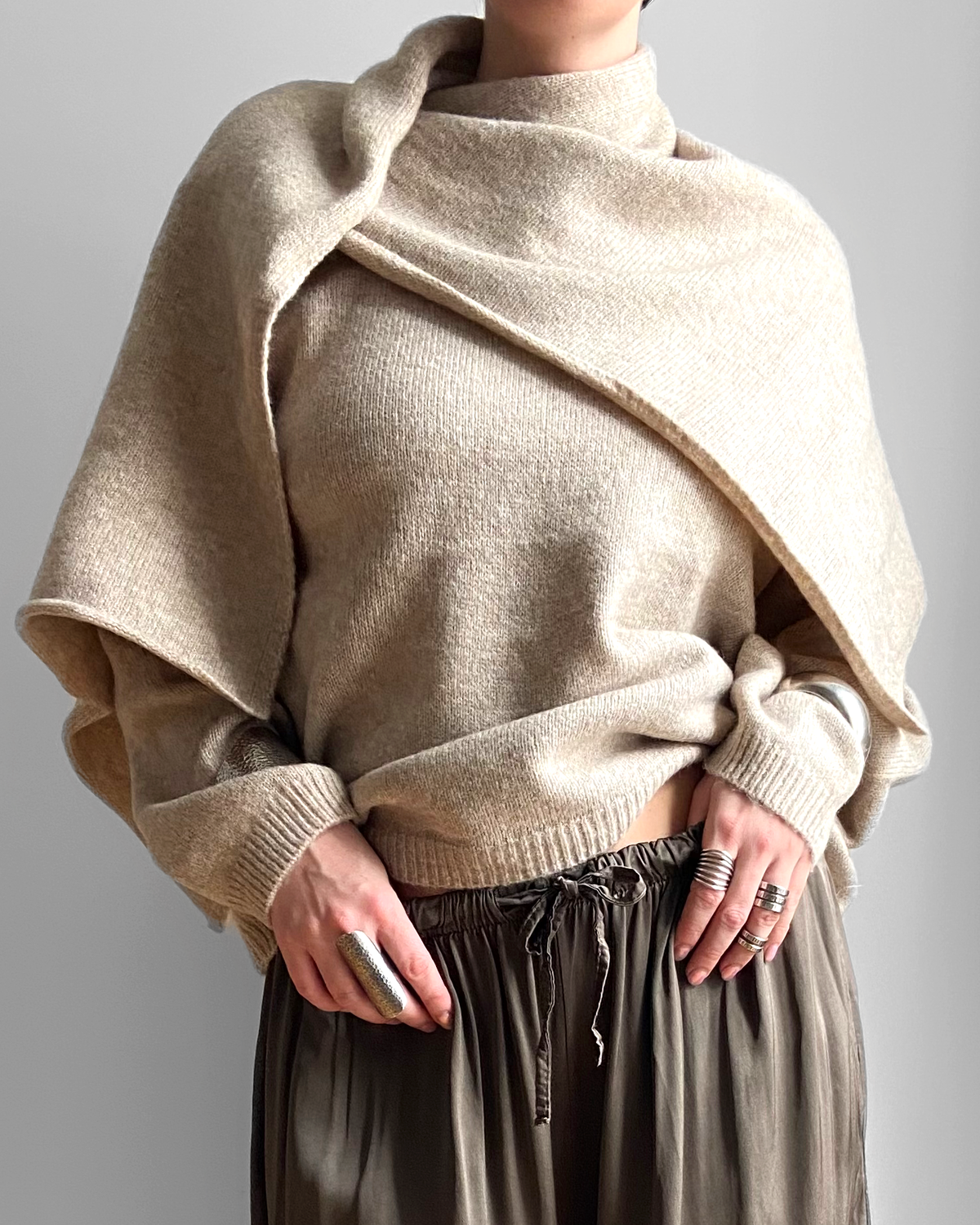 SWEATER