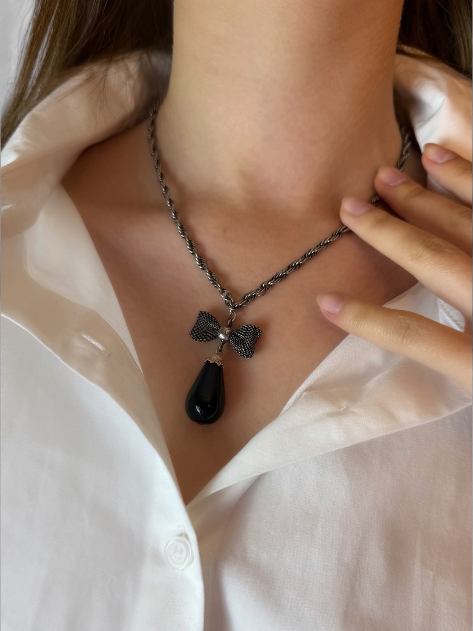 COLLIER NOEUD PIERRE