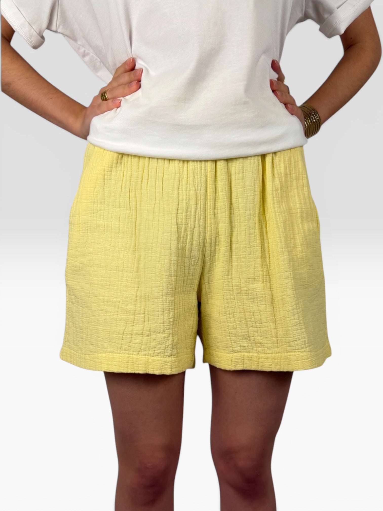 SHORT ANITA