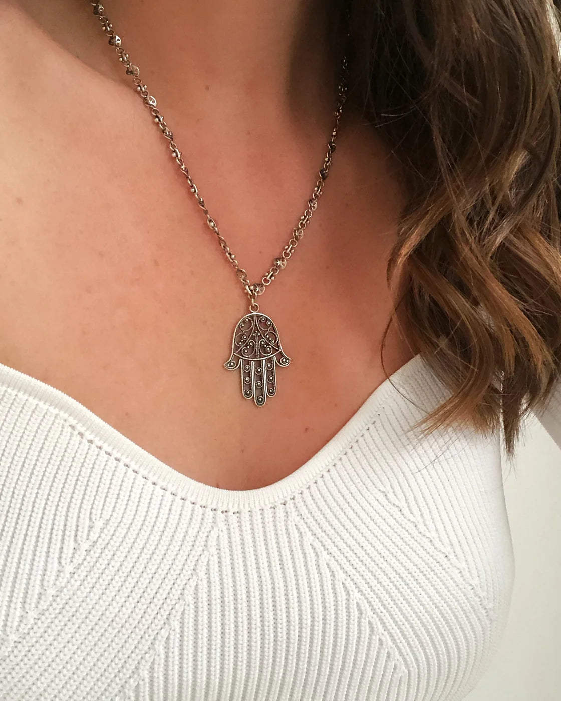 HAND NECKLACE