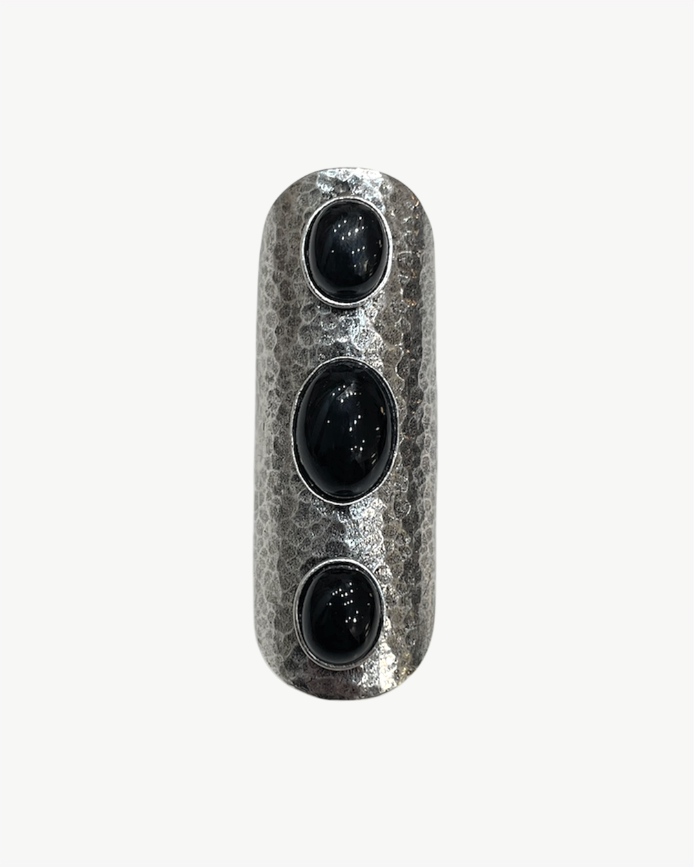 Bague boho HELLES ajustable en laiton argenté patiné avec trois pierres d'agate noire, style artisanal parisien