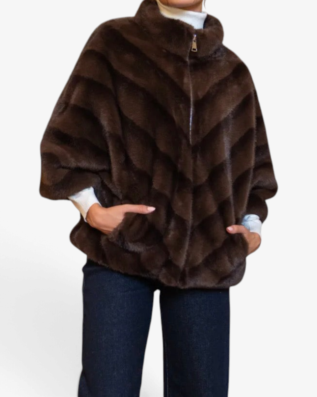Veste cape en fourrure marron HELLES avec motif chevron, col montant et fermeture éclair centrale