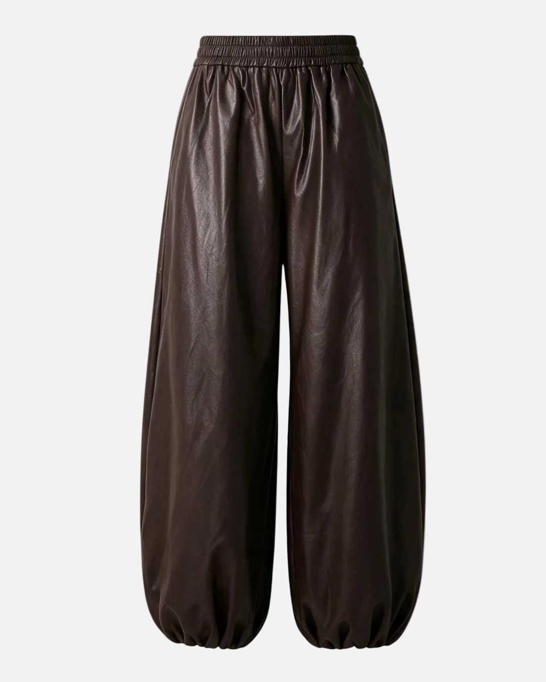 Pantalon Marlon HELLES marron à coupe ballon ample, taille élastiquée et aspect brillant en similicuir fluide